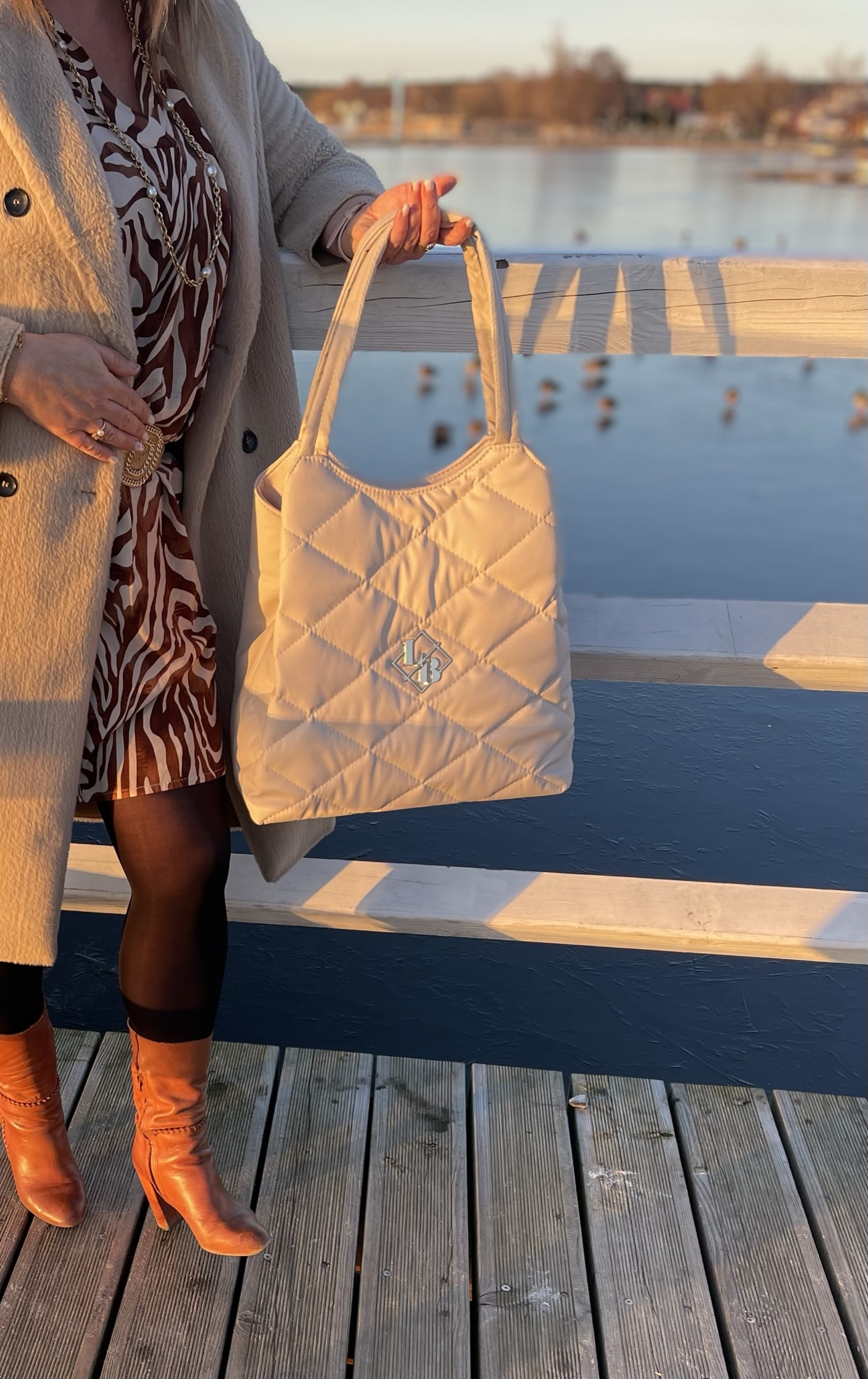 Miękka pikowana shopperka Laury Biaggi. - obrazek 7