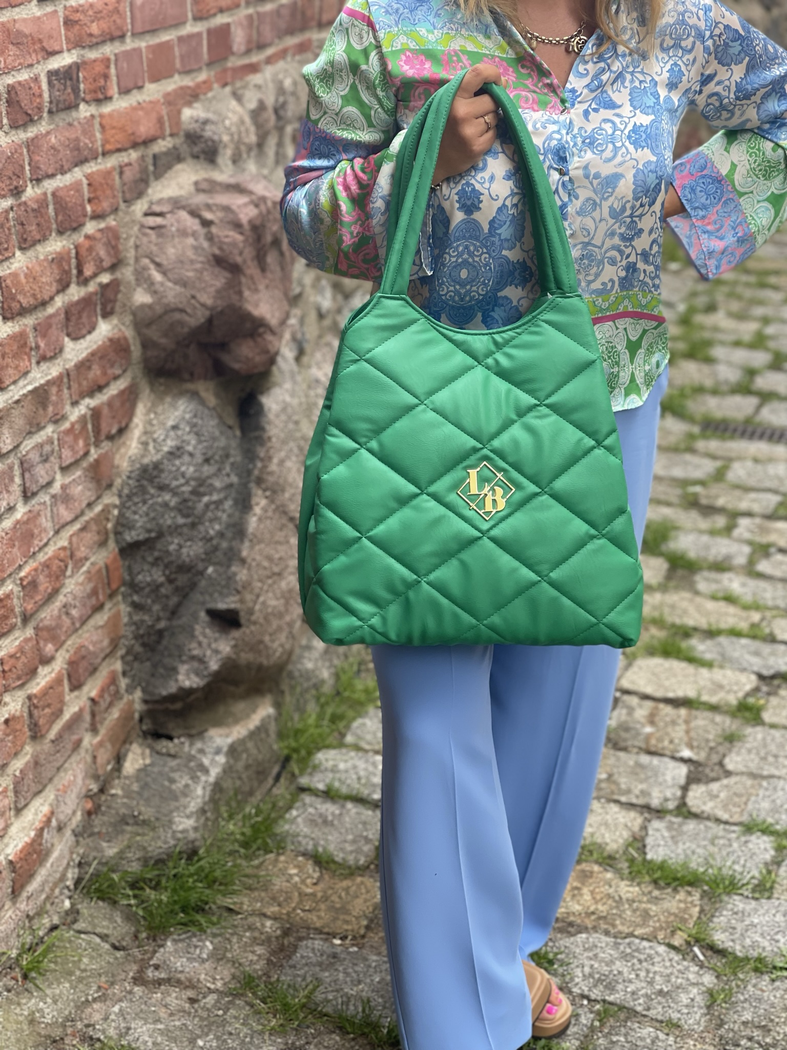 Miękka pikowana shopperka Laury Biaggi. - obrazek 5